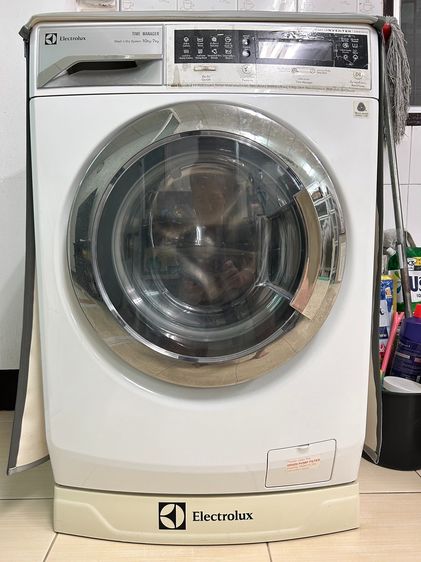 เครื่องซักผ้าฝาหน้า Electrolux