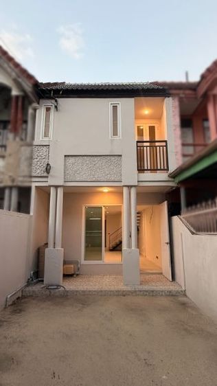 ขายทาวน์เฮ้าส์ ซ.โรงนมตรามะลิ ติดถ.สุขุมวิท(ปากน้ำ) ใกล้ BTS ช้างเอราวัณ 280 ม. สมุทรปราการ l รีโนเวทใหม่ พร้อมอยู่