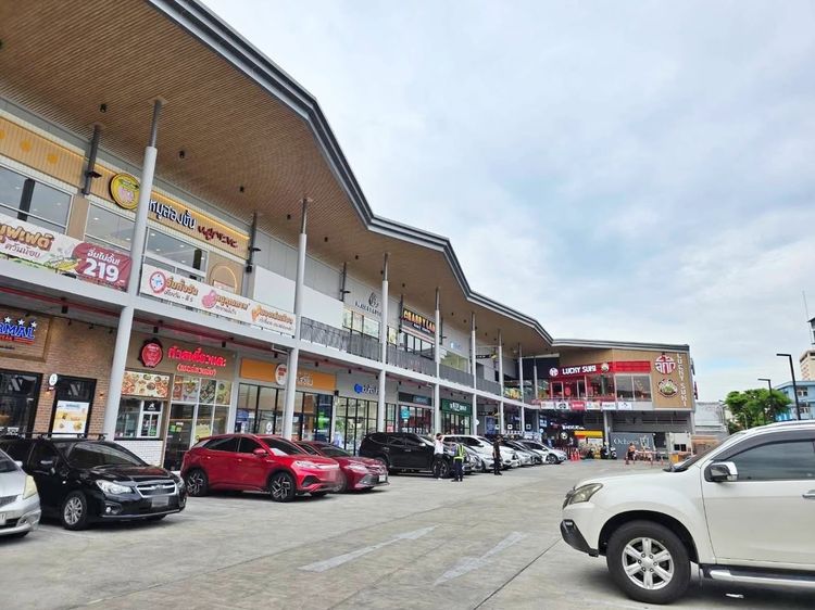 เซ้งร้านก๋วยเตี๋ยวเรือทำเลทอง ลด 50เปอร์เซ็น เหลือ 9 แสน ติด Starbucks ดินแดง รูปที่ 4