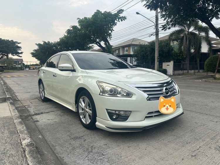 รถ Nissan Teana 2.0 XL สี ขาว