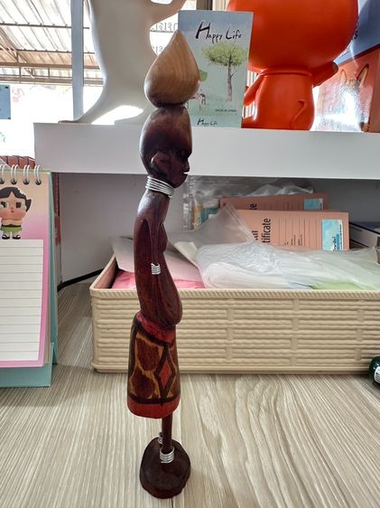 หุ่นจำลองสตรีชาวแอฟริกันแกะสลักด้วยไม้ รูปที่ 3