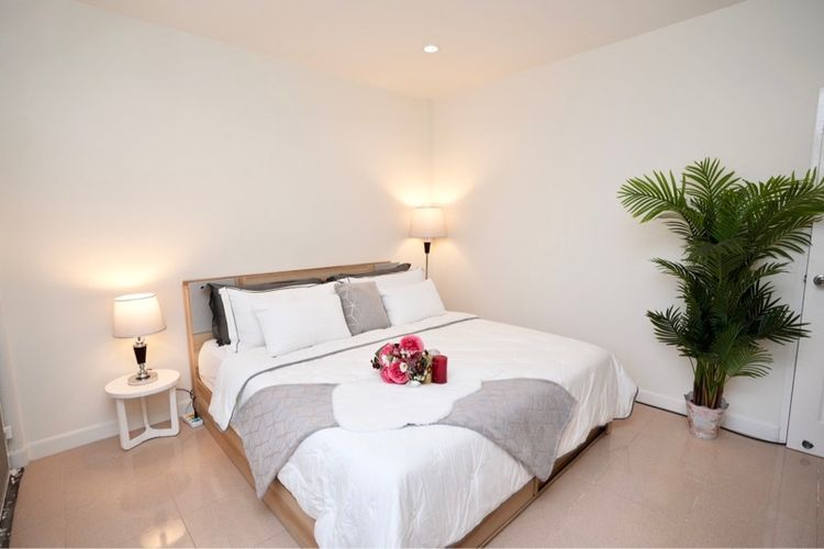 ตกแต่งครบ ทาวน์เฮ้าส์ 2 ชั้น ใกล้รถไฟฟ้าลาดพร้าว101 3 ห้องนอน 2 ห้องน้ำ แอร์ 2, เฟอร์นิเจอร์  พร้อมอยู่ รูปที่ 2