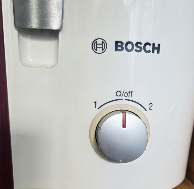 🍎 ส่งต่อ เครื่องคั้นน้ำผักผลไม้แยกกาก BOSCH รุ่น XXL ตัวแรง 700W สภาพพร้อมใช้ รูปที่ 3