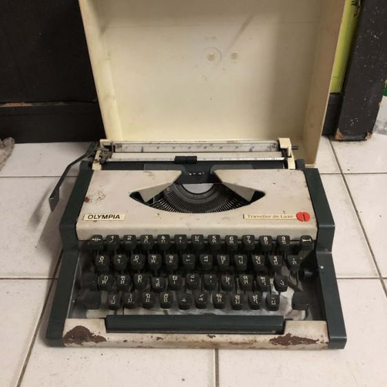 เครื่องพิมพ์ดีดโอลิมเปีย (OLYMPIA) กระเป๋าหิ้ว  รูปที่ 2