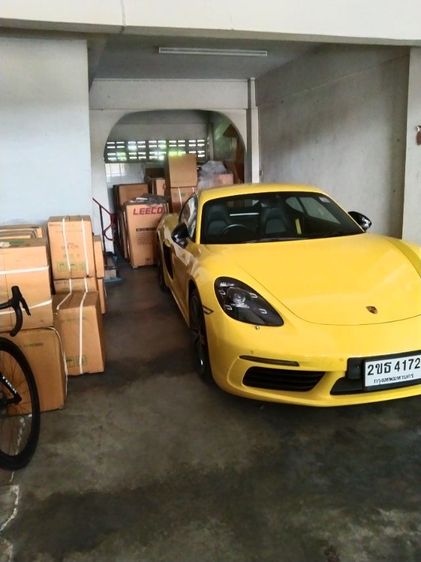 รถ Porsche 718 2.0 Cayman สี เหลือง