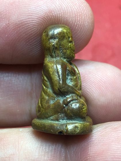 หลวงพ่อเงินพิมพ์นิยม รูปที่ 3