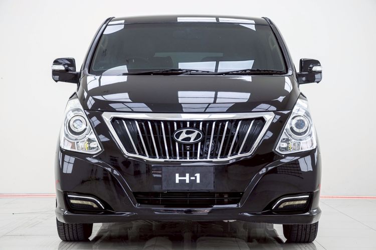 Hyundai H-1  2017 2.5 Deluxe Utility-car ดีเซล ไม่ติดแก๊ส เกียร์อัตโนมัติ ดำ รูปที่ 3