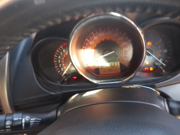 Toyota Yaris ATIV 2014 1.2 J Eco Sedan เบนซิน เกียร์อัตโนมัติ ส้ม รูปที่ 4