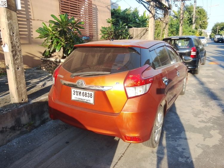 Toyota Yaris ATIV 2014 1.2 J Eco Sedan เบนซิน เกียร์อัตโนมัติ ส้ม รูปที่ 3