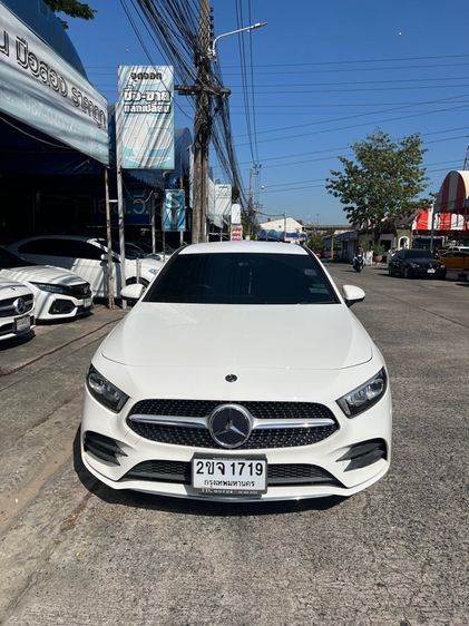 รถ Mercedes-Benz GLA-Class GLA200 สี ขาว