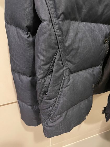 Calvin Klein Jeans เสื้อกันหนาวขนเป็ดแท้ สีเทาเข้ม ไซส์ L สภาพดีมาก รูปที่ 3