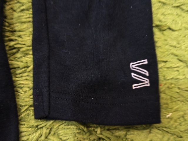 Looney Tunes x Virgin Atlantic Sweater  Size M 285 THB (Flash Delivery Included)  รูปที่ 5