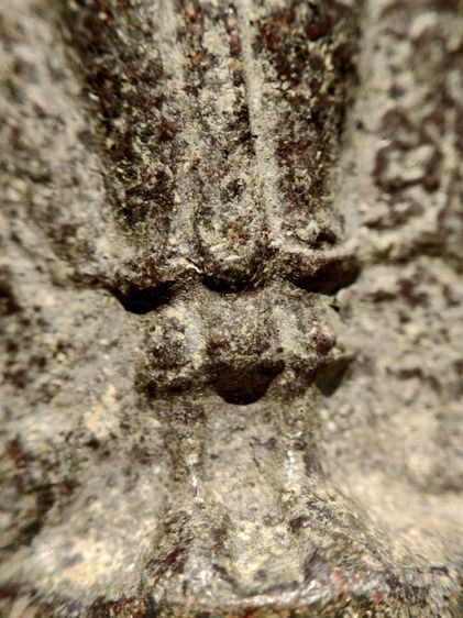 พระร่วงหลังรางปืน กรุวัดพระศรีรัตนมหาธาตุ อำเภอศรีสัชนาลัย จังหวัดสุโขทัย รูปที่ 8