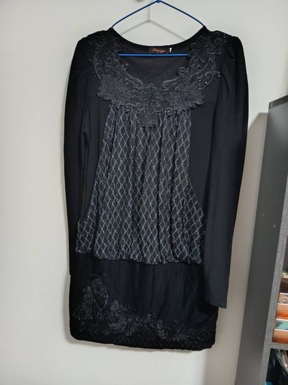 ชุดเดรสกระโปร่งสั้นสีดำ