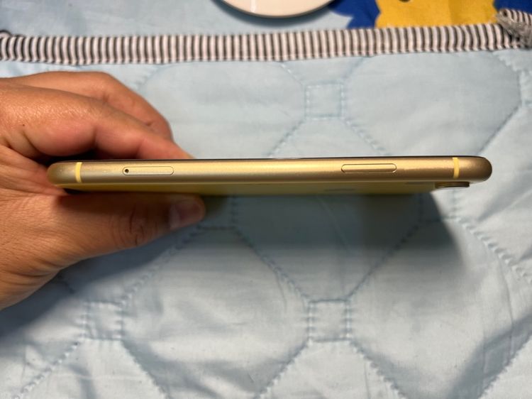 iPhone XR สีเหลือง สภาพดี รูปที่ 3