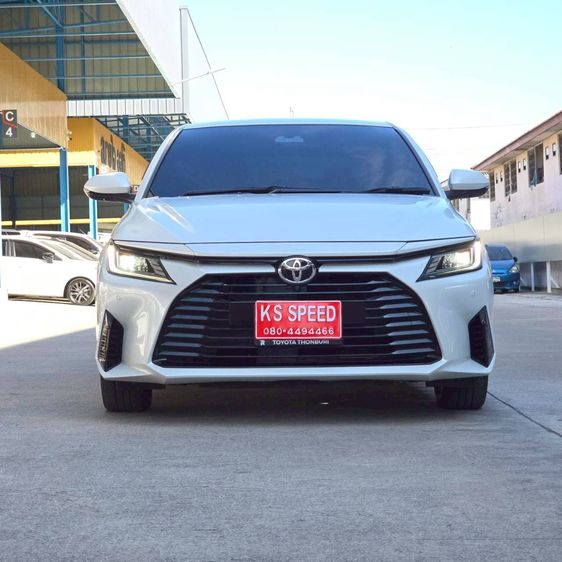 Toyota Yaris ATIV 2023 1.2 Premium Sedan เบนซิน ไม่ติดแก๊ส เกียร์อัตโนมัติ ขาว รูปที่ 2