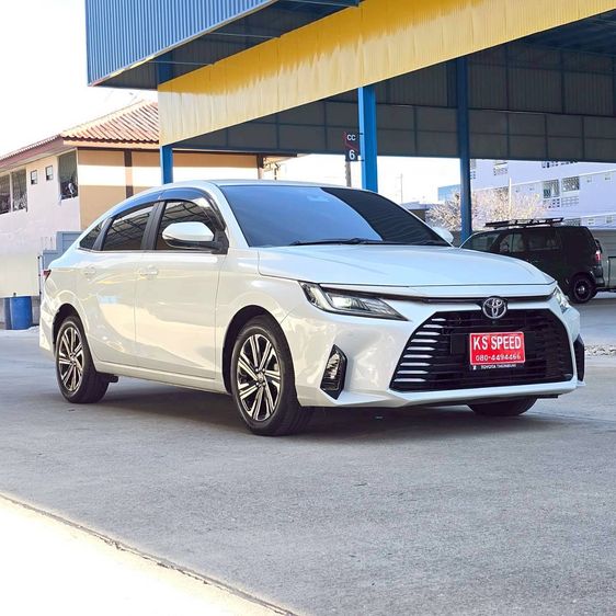 Toyota Yaris ATIV 2023 1.2 Premium Sedan เบนซิน ไม่ติดแก๊ส เกียร์อัตโนมัติ ขาว รูปที่ 3