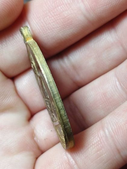 เหรียญหลวงพ่อคูณรุ่นสร้างบารมีปี 19 เนื้อทองแดงกะไหล่ทอง รูปที่ 3