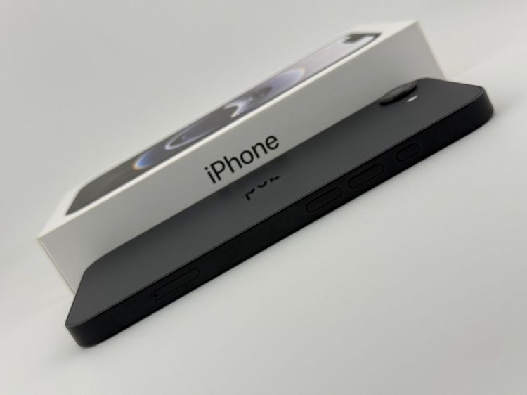 iPhone 16e 128GB เครื่องศูนย์แท้ อายุ 1เดือน สุขภาพแบต100 รูปที่ 3