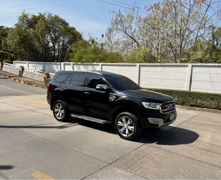 รถ Ford Everest 3.2 Titanium Plus 4WD สี ดำ