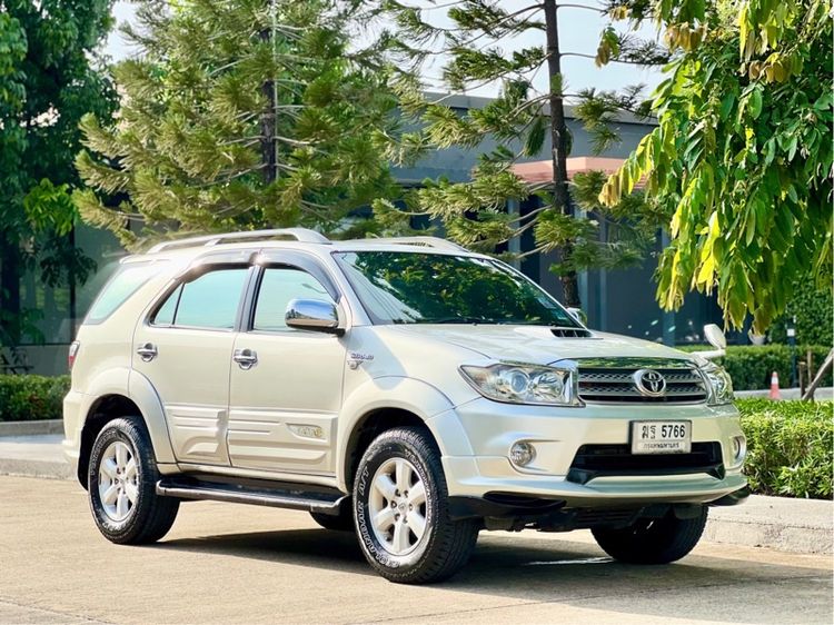 Toyota Fortuner 2009 3.0 V 2WD Champ Midnight Shine Utility-car ดีเซล ไม่ติดแก๊ส เกียร์อัตโนมัติ บรอนซ์ทอง รูปที่ 2