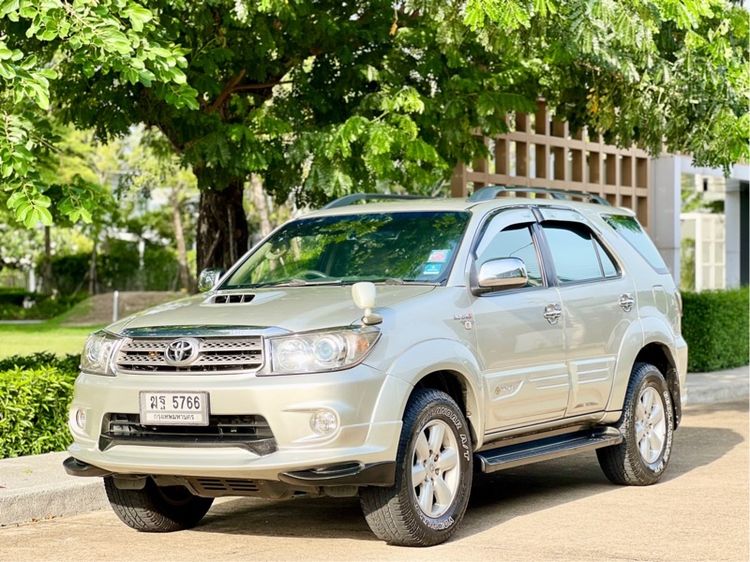 Toyota Fortuner 2009 3.0 V 2WD Champ Midnight Shine Utility-car ดีเซล ไม่ติดแก๊ส เกียร์อัตโนมัติ บรอนซ์ทอง