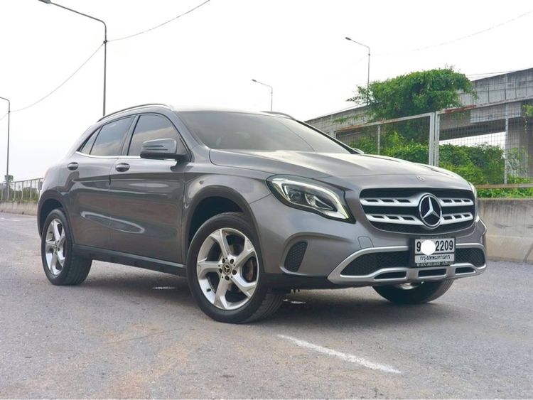 Mercedes-Benz GLA-Class 2020 GLA200 Utility-car เบนซิน ไม่ติดแก๊ส เกียร์อัตโนมัติ เทา รูปที่ 2