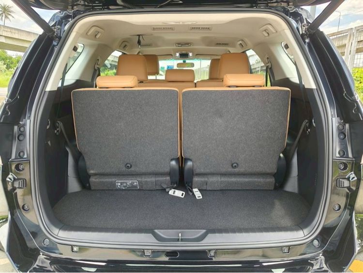 Toyota Fortuner 2020 2.8 V 4WD Utility-car ดีเซล ไม่ติดแก๊ส เกียร์อัตโนมัติ ดำ รูปที่ 3