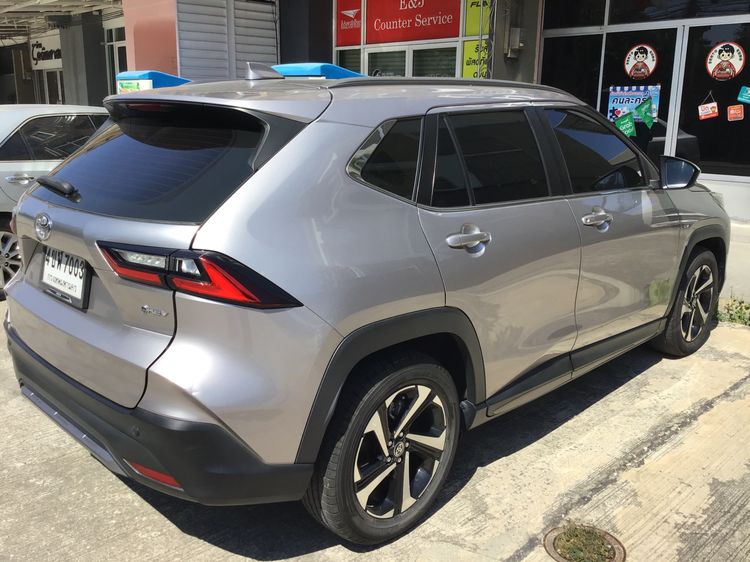 Toyota Yaris Cross 2023 1.5 HEV Premium Utility-car ไฮบริด เกียร์อัตโนมัติ บรอนซ์เงิน รูปที่ 4