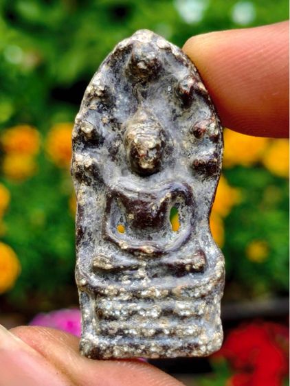 พระนาคปรก กรุวัดพระศรีรัตนมหาธาตุ ลพบุรี สนิมแดง 