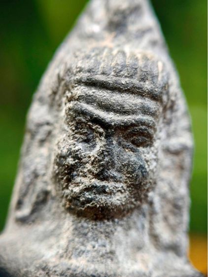 พระหูยาน  พิมฐานบัว2 ชั้น กรุเก่า  กรุวัดพระศรีรัตนมหาธาตุลพบุรี เนื้อชินเงินโบราณแท้  รูปที่ 2