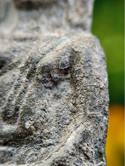 พระหูยาน  พิมฐานบัว2 ชั้น กรุเก่า  กรุวัดพระศรีรัตนมหาธาตุลพบุรี เนื้อชินเงินโบราณแท้  รูปที่ 4