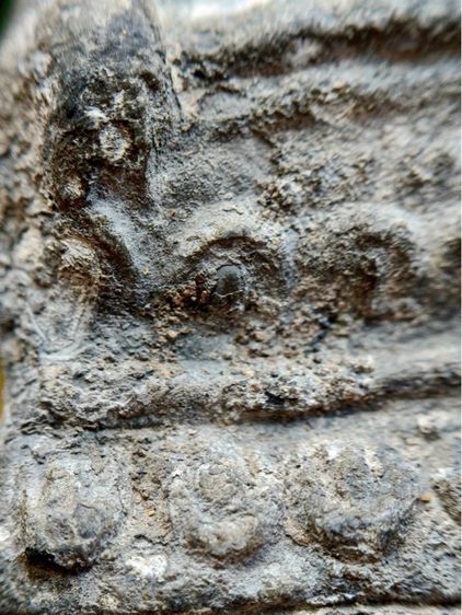 พระหูยาน  พิมฐานบัว2 ชั้น กรุเก่า  กรุวัดพระศรีรัตนมหาธาตุลพบุรี เนื้อชินเงินโบราณแท้  รูปที่ 11