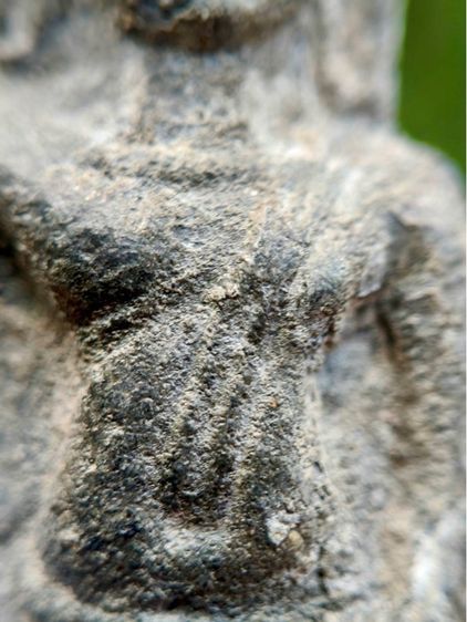 พระหูยาน  พิมฐานบัว2 ชั้น กรุเก่า  กรุวัดพระศรีรัตนมหาธาตุลพบุรี เนื้อชินเงินโบราณแท้  รูปที่ 5