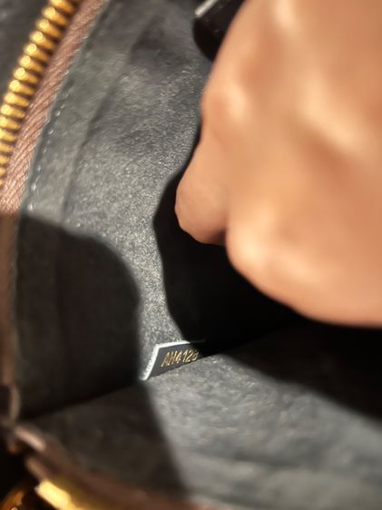 (ส่งต่อ) ของแท้  LV Flower Tote Monogram Brown พร้อมใบเสร็จและสายยาว สภาพสวยมาก รูปที่ 10