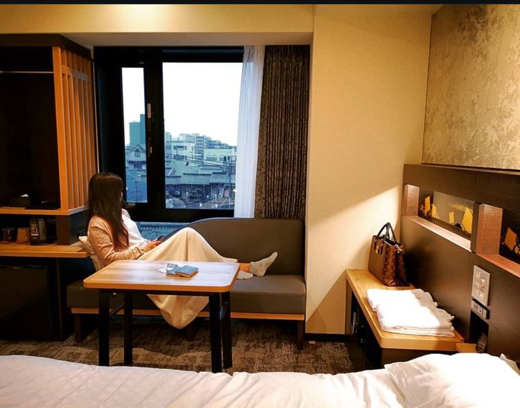 (ส่งต่อ) ของแท้  LV Flower Tote Monogram Brown พร้อมใบเสร็จและสายยาว สภาพสวยมาก รูปที่ 16