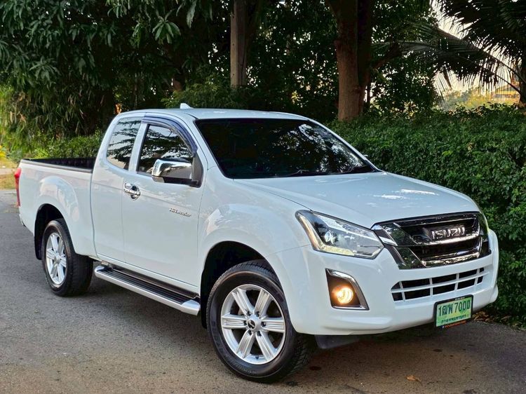 รถ Isuzu D-MAX 1.9 Z สี ขาว