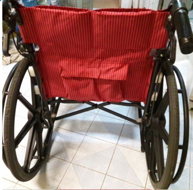 สภาพใหม่มาก รถเข็นผู้ป่วยอะลูมิเนียมอัลลอยด์ พับได้ รูปที่ 3