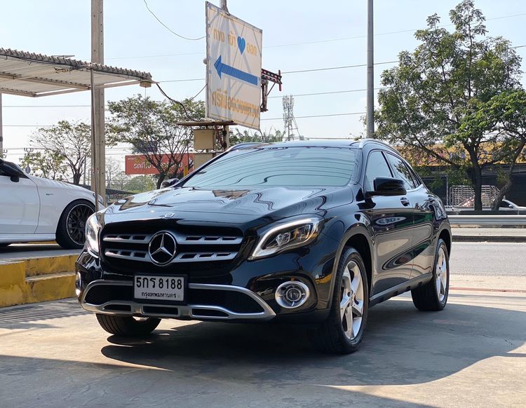 Mercedes-Benz GLA-Class 2017 GLA200 Utility-car เบนซิน ไม่ติดแก๊ส เกียร์อัตโนมัติ ดำ รูปที่ 4