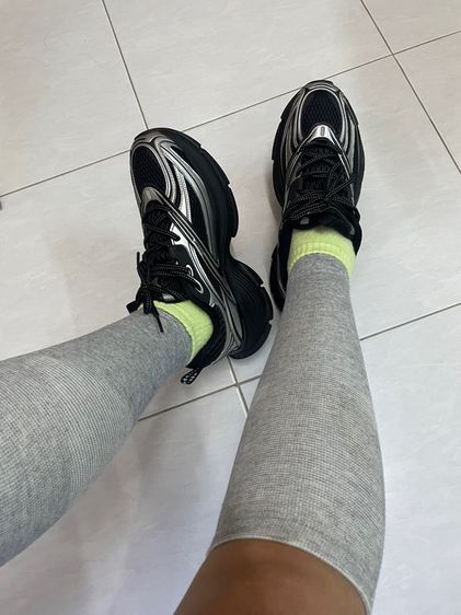 รองเท้าผ้าใบ รูปที่ 2