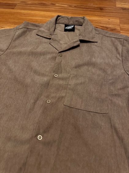เสื้อเชิ๊ตฟูกแขนสั้น สีน้ำตาลอ่อน มือหนึ่ง สภาพใหม่ รูปที่ 2