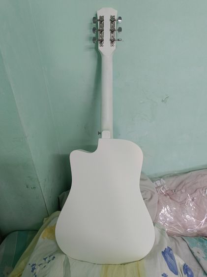 กีต้าร์โปร่ง แบบธรรมดาไม่มีช่องเสียบไฟฟ้า รูปที่ 2