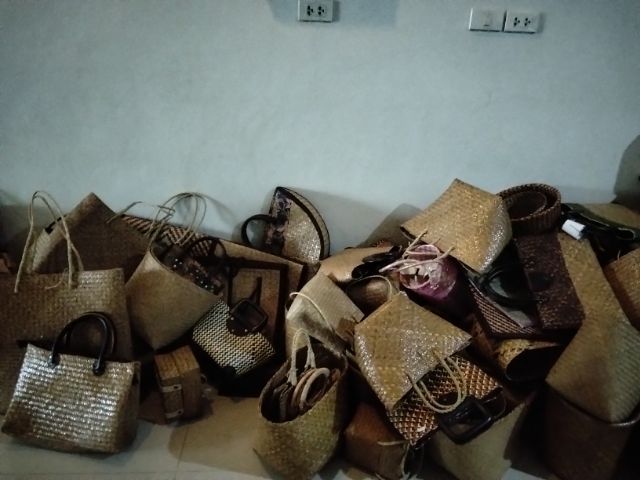 กระเป๋ากระจูด ราคาเริ่มต้น 100 บาท รับซื้อถึงบ้าน ลด ครึ่งราคาทุกใบ 0954405405 รูปที่ 3