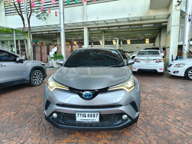 Toyota C-HR 2018 1.8 HV Hi Sedan ไฮบริด ไม่ติดแก๊ส เกียร์อัตโนมัติ เทา รูปที่ 2