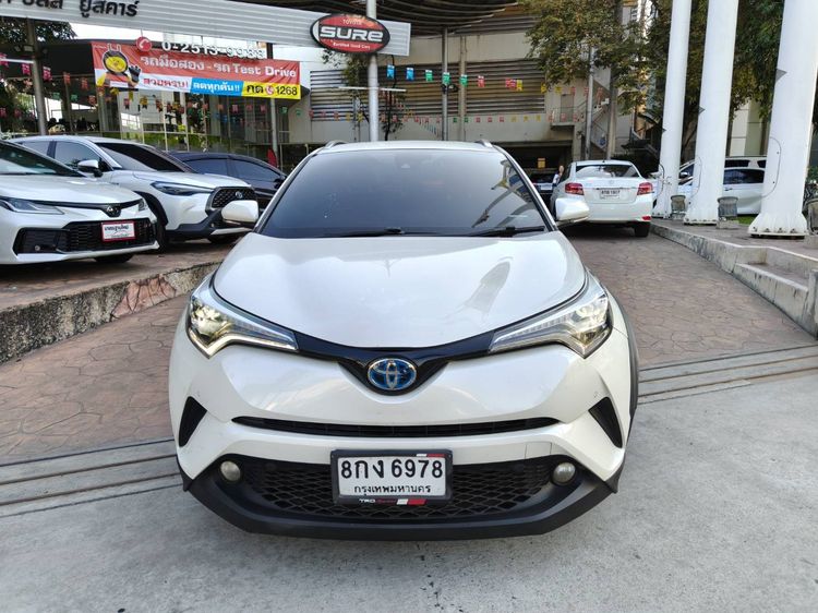 Toyota C-HR 2018 1.8 HV Hi Sedan ไฮบริด ไม่ติดแก๊ส เกียร์อัตโนมัติ ขาว รูปที่ 2
