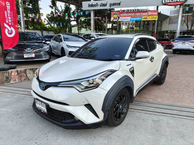 Toyota C-HR 2018 1.8 HV Hi Sedan ไฮบริด ไม่ติดแก๊ส เกียร์อัตโนมัติ ขาว รูปที่ 3