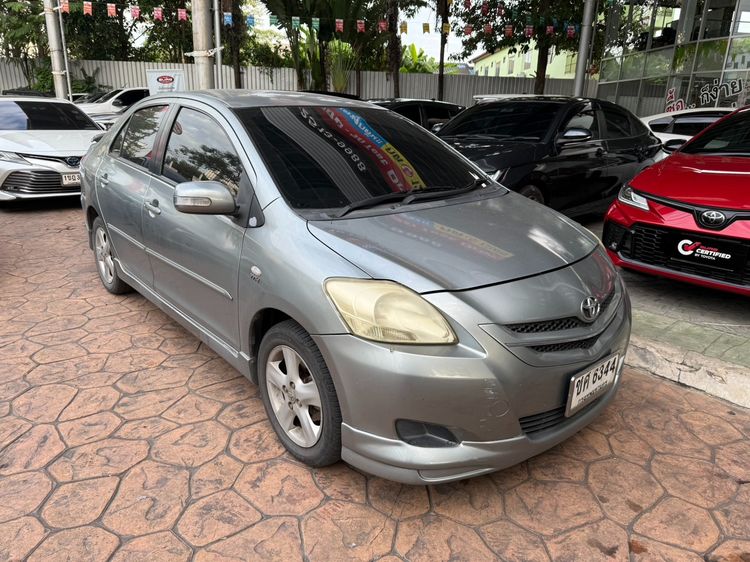 รถ Toyota Vios 1.5 E สี บรอนซ์เงิน