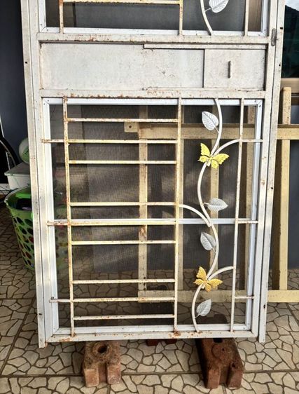 ประตูเหล็กดัดสำเร็จพร้อมวงกบ และมุ้งลวด รูปที่ 2