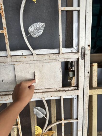 ประตูเหล็กดัดสำเร็จพร้อมวงกบ และมุ้งลวด รูปที่ 3