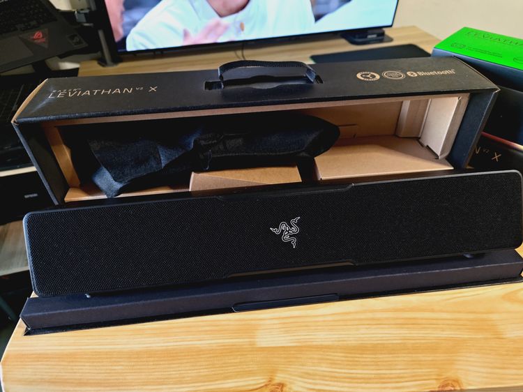  RAZER LEVIATHAN V2 X